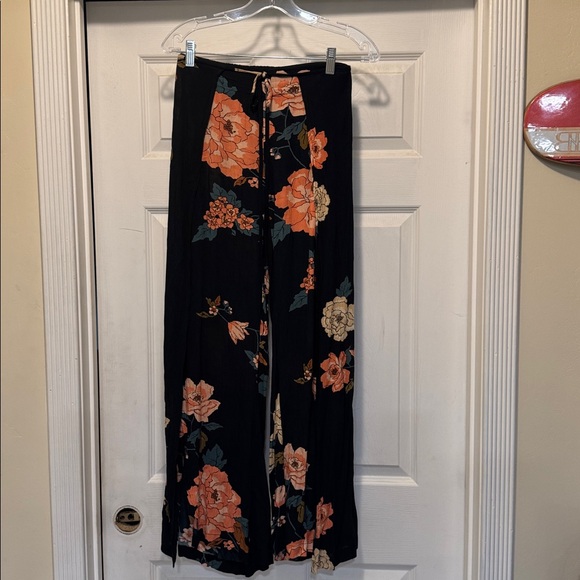 Billabong Floral Wide-Leg Pants - Picture 3 of 5